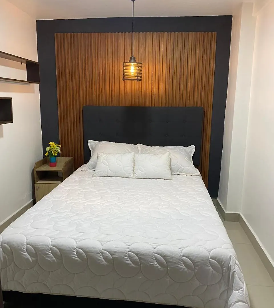 S32 Bello Apartamento Con Balcon En Laureles Estadio Medellin Colombia